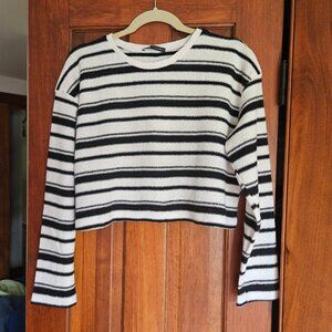 Zara Black & White Cropped Sweater Sz S